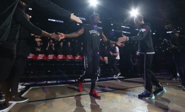 开云娱乐-欧文主场首秀22投6中，只因布鲁克林的观众太热情？